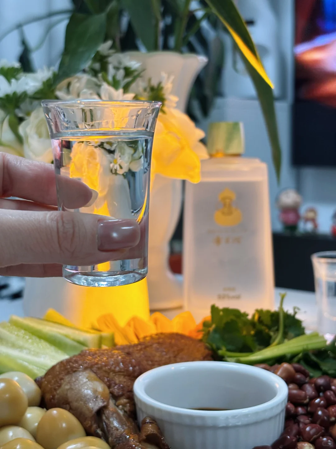 周四晚，此刻。