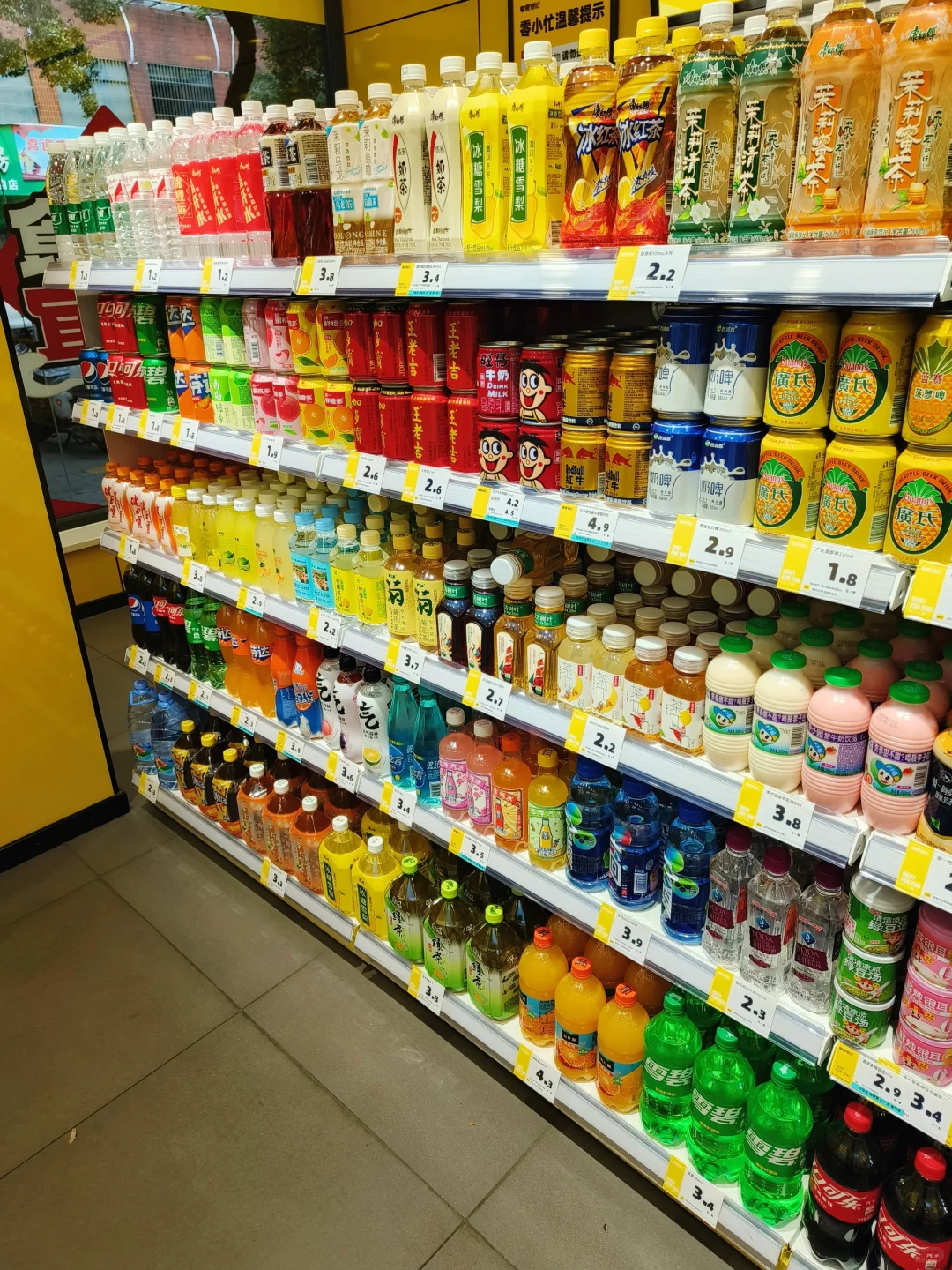 满满的货架 你喜欢喝什么？