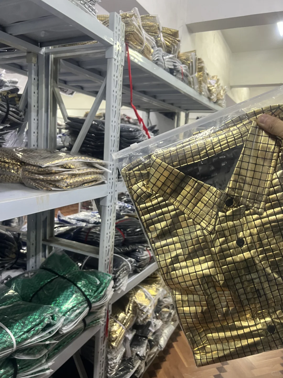 现在做跨境服装还能不能赚钱？