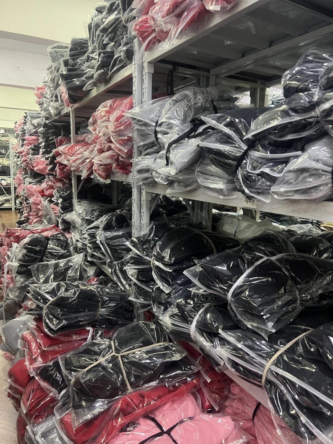 现在做跨境服装还能不能赚钱？