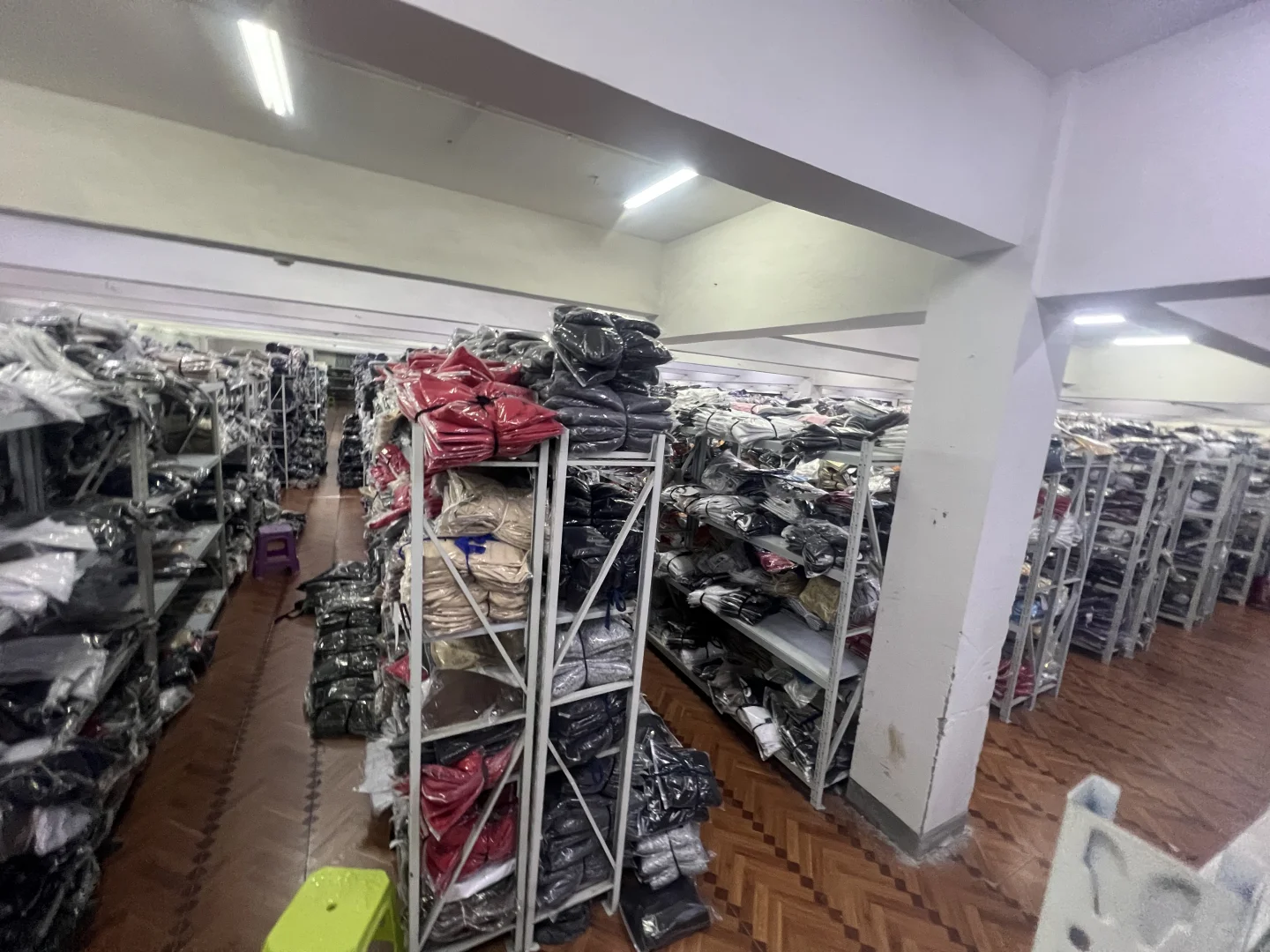 现在做跨境服装还能不能赚钱？