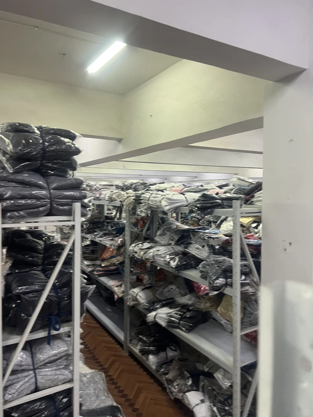 现在做跨境服装还能不能赚钱？