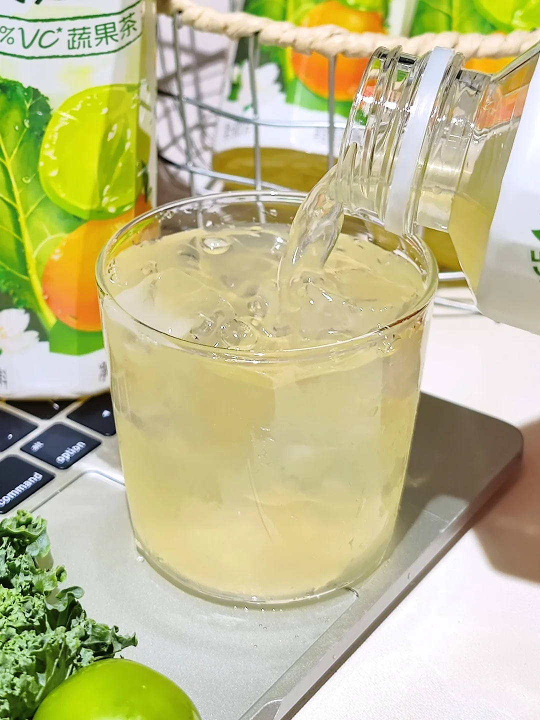 我...很少用震惊来形容一瓶果蔬茶!!