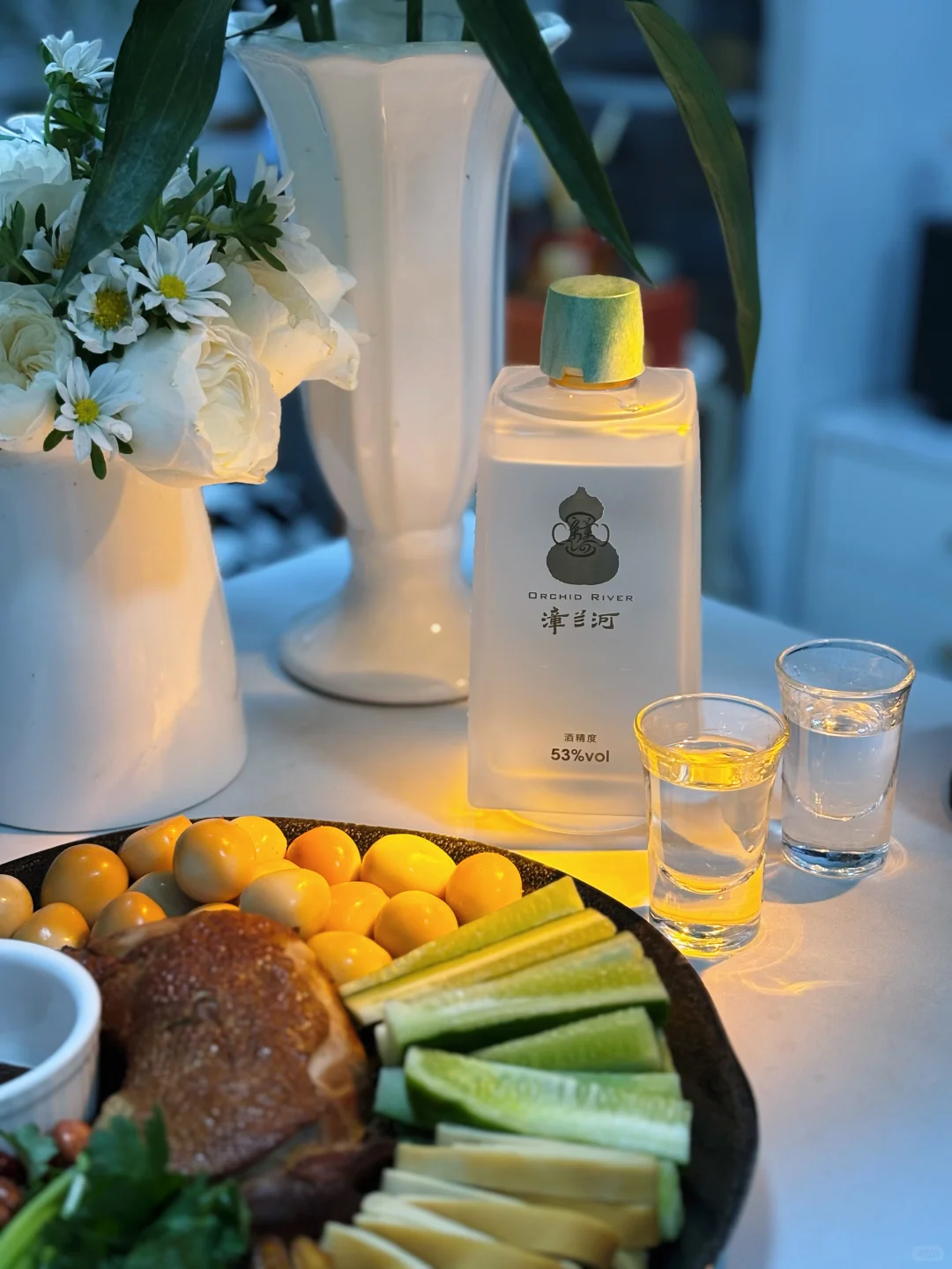 周四晚，此刻。