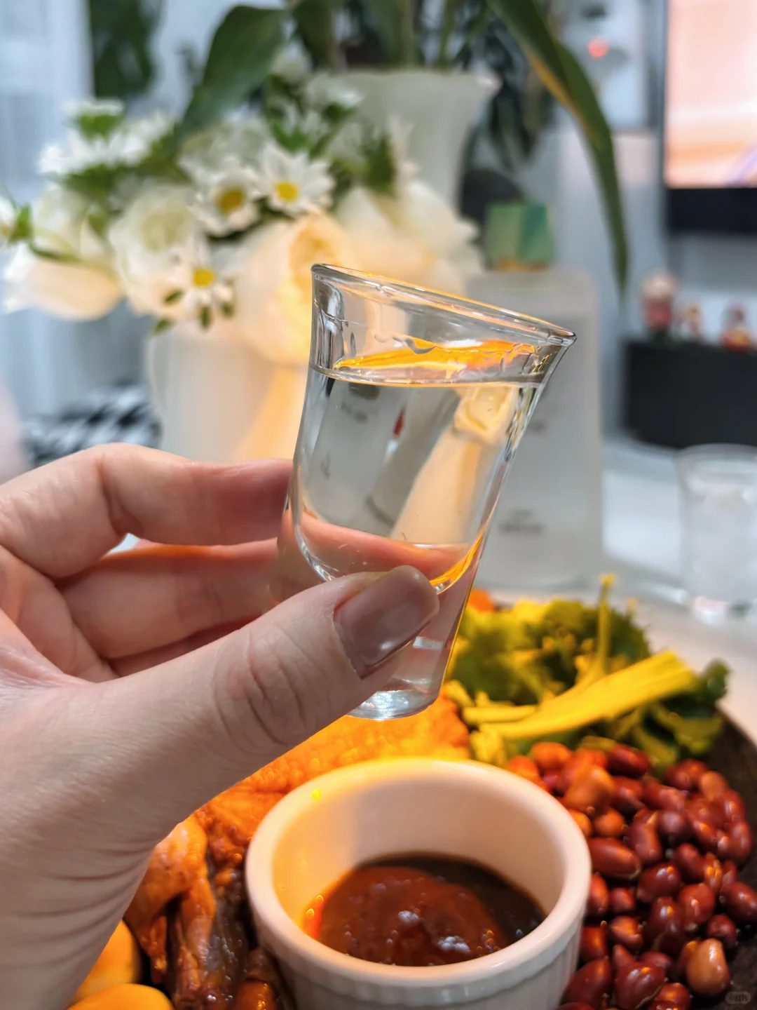 周四晚，此刻。