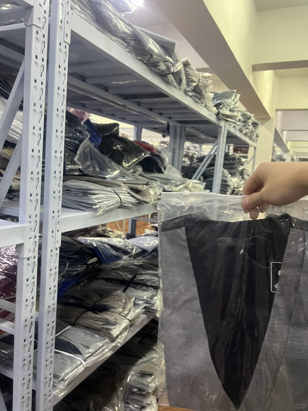 现在做跨境服装还能不能赚钱？