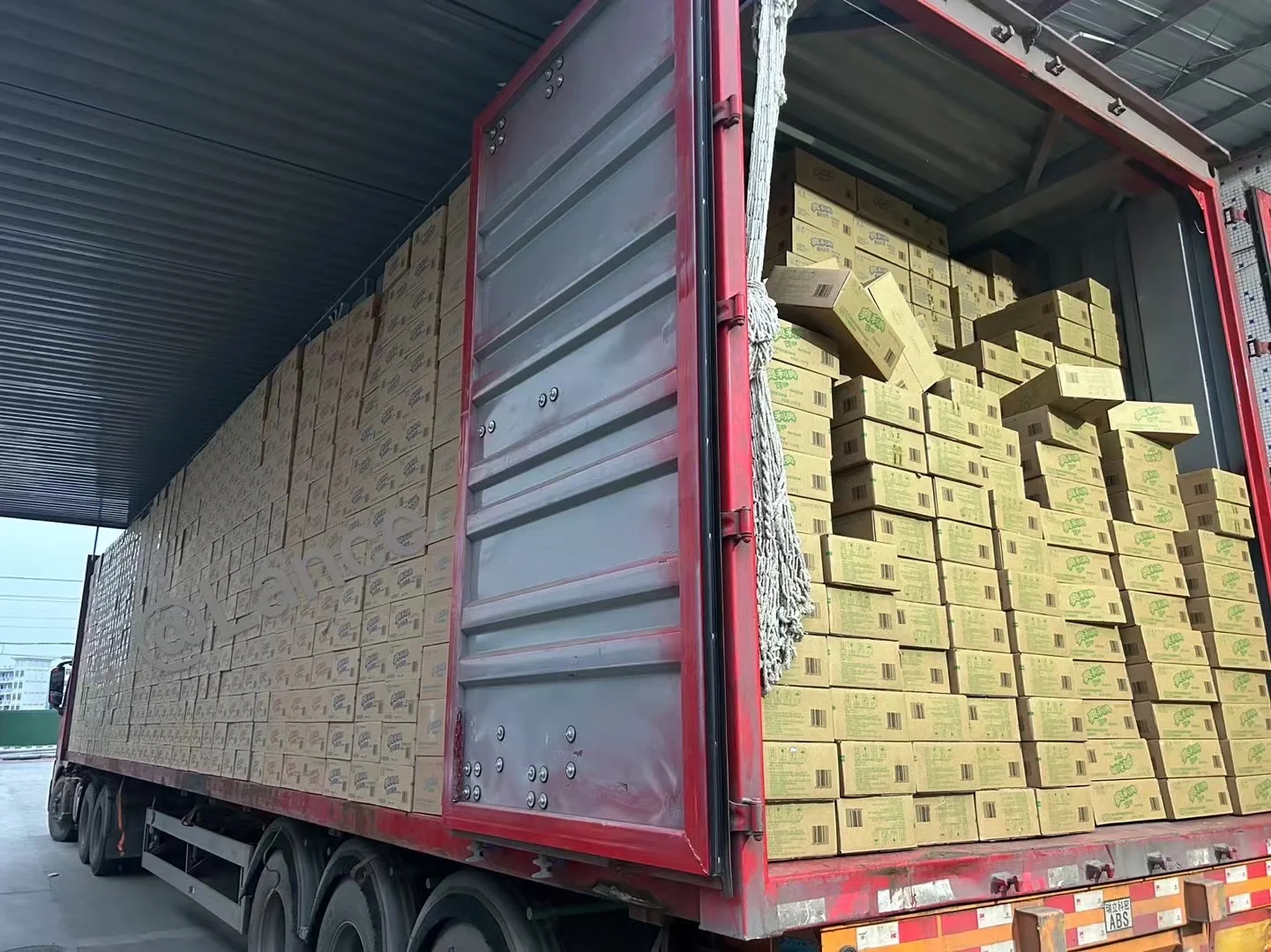 我们的零食不做国内市场，只给海外贸易商