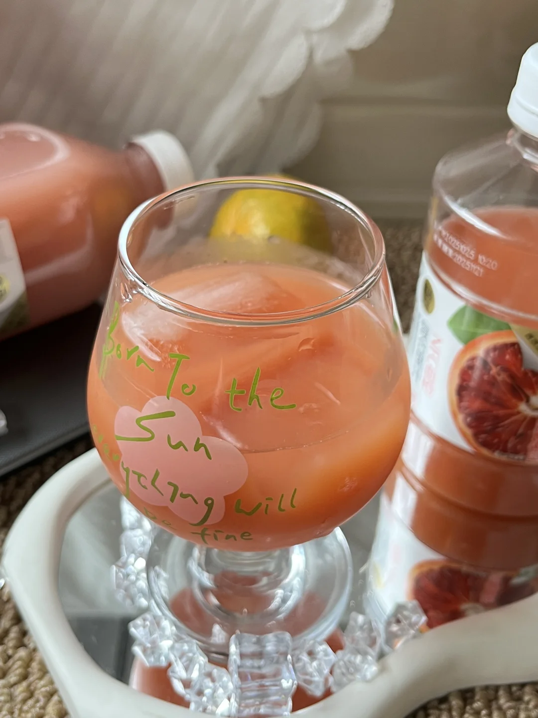 被盒马这波粉色果汁圈粉了！！