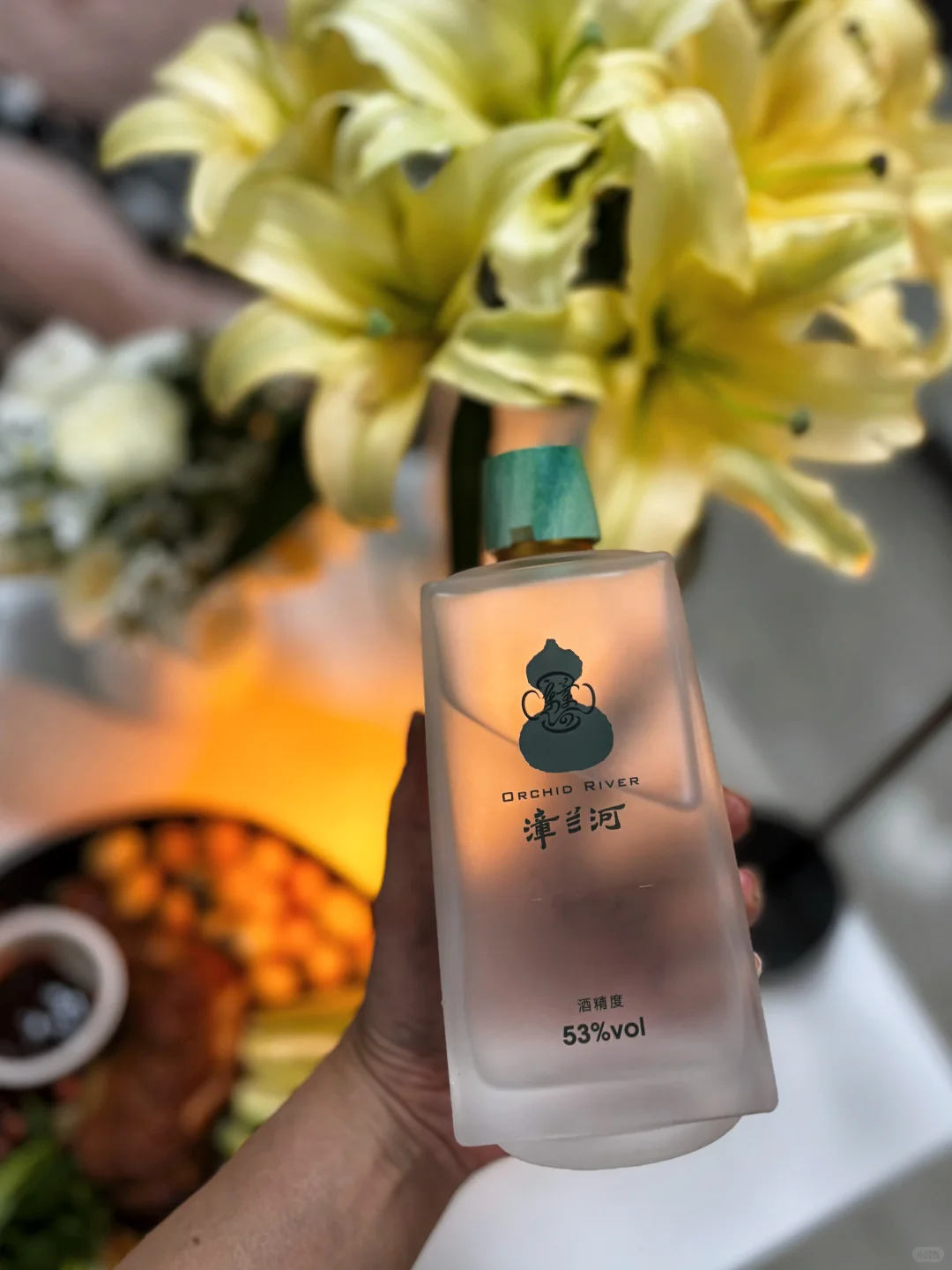 周四晚，此刻。