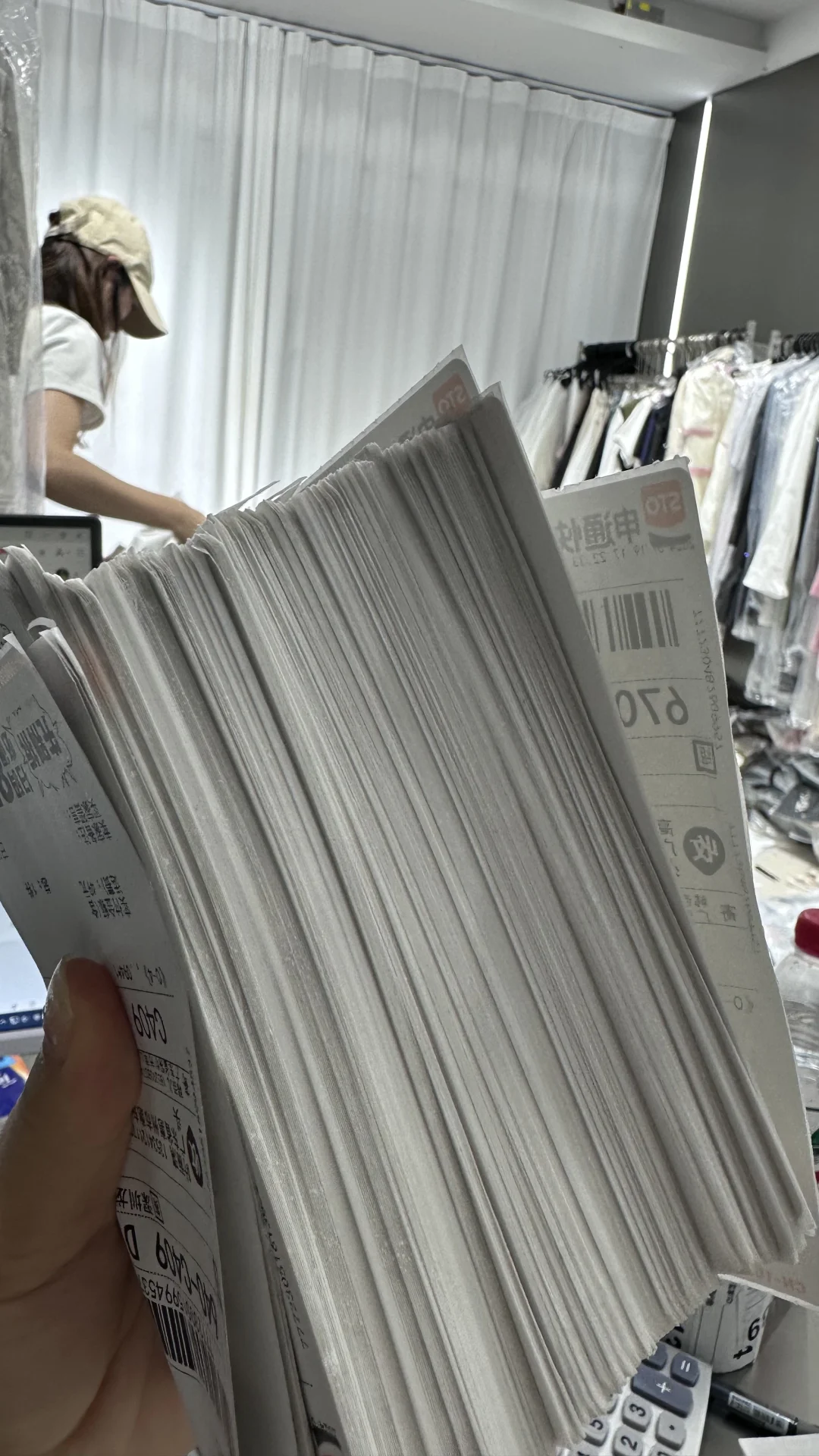 做女装直播的,你赚到钱了吗?撒谎胖20斤