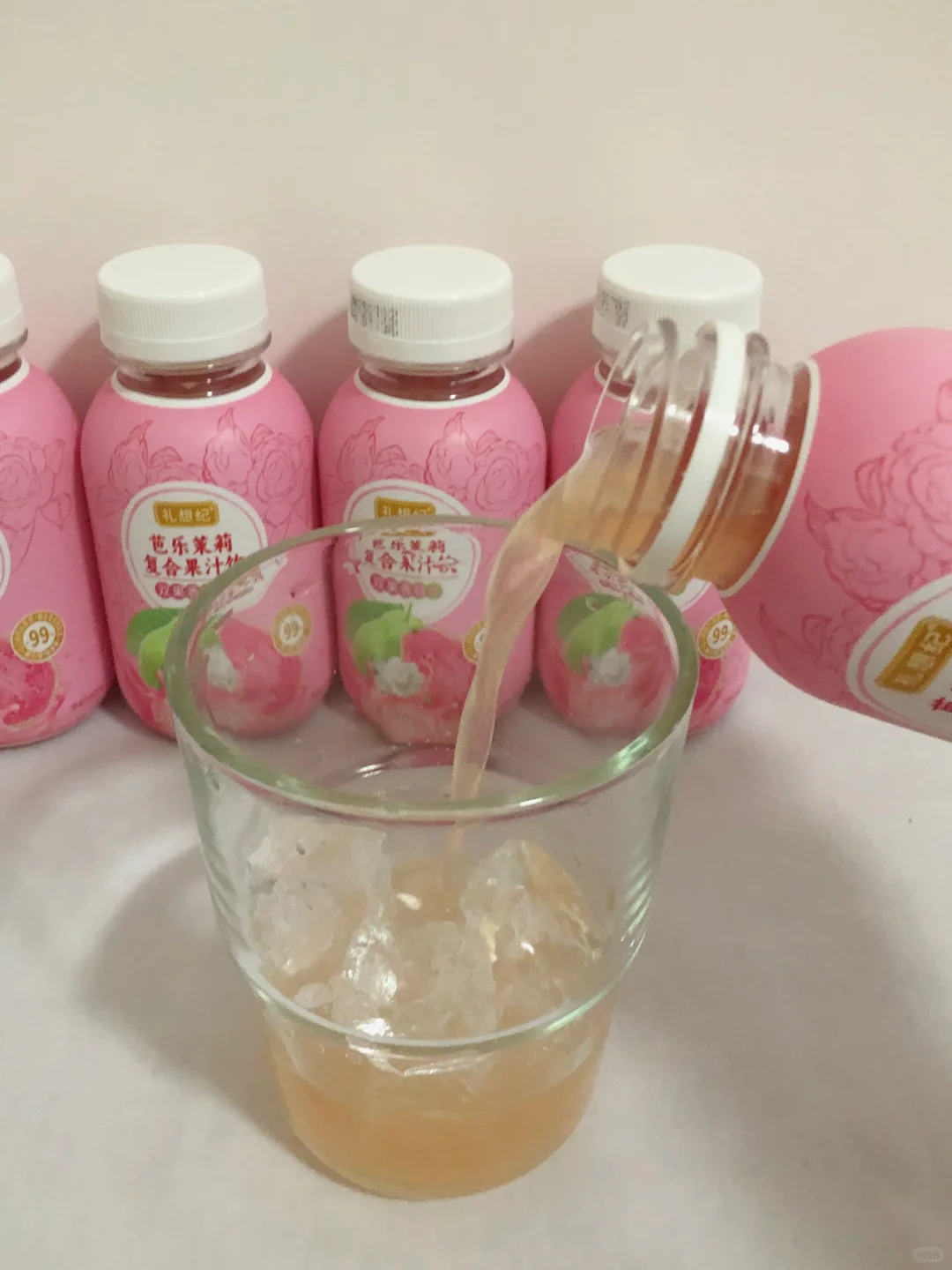 被颜值拿捏！芭乐茉莉果汁饮绝绝子