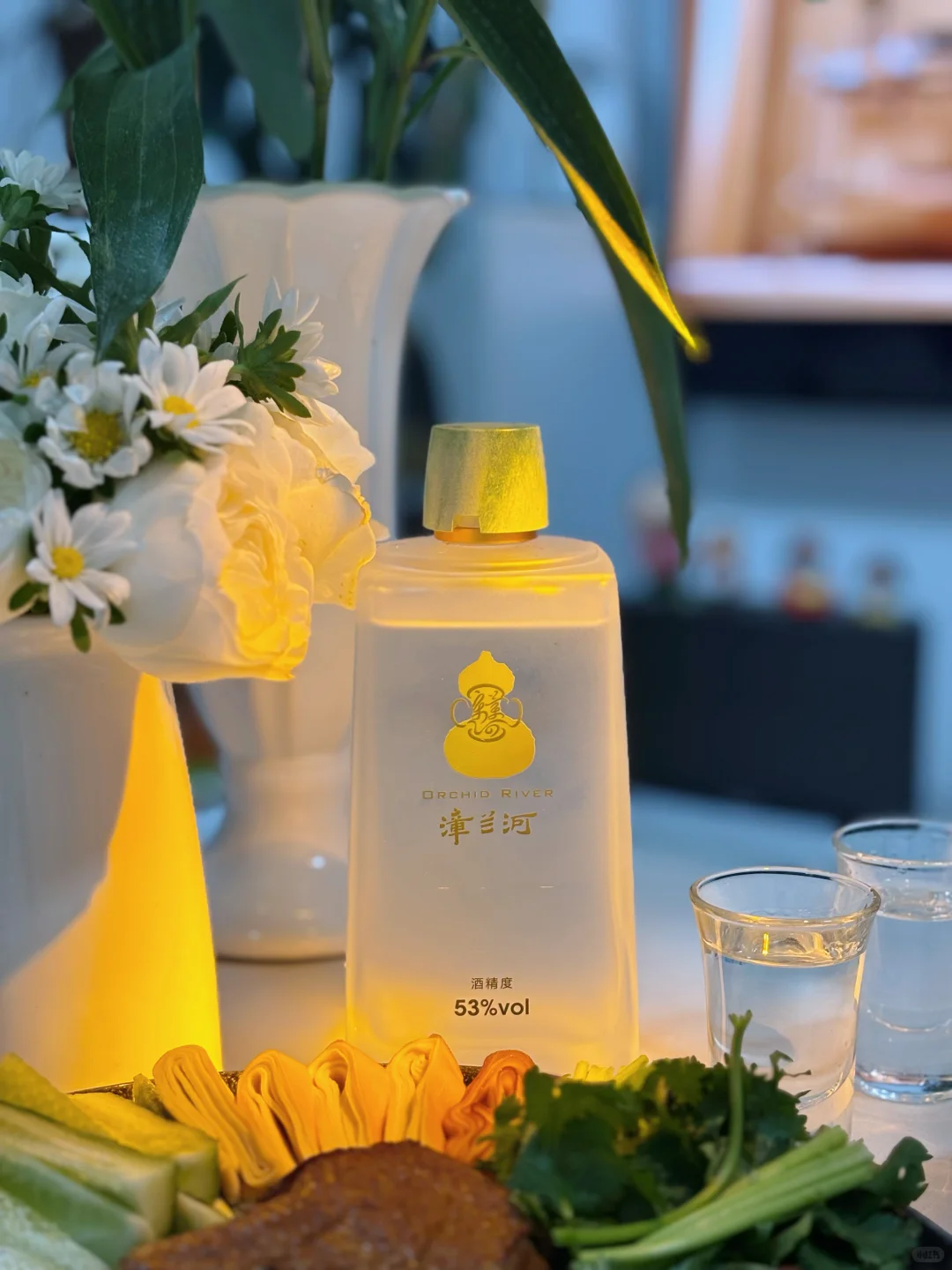 周四晚，此刻。