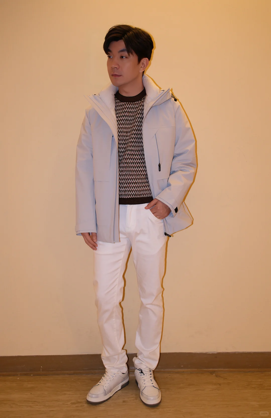 喜欢上他是因为他今天的穿搭