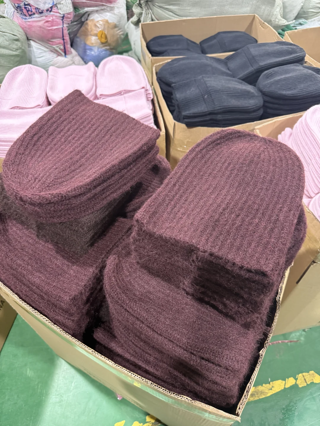 帽子厂二代“破圈”！跳过中间商?