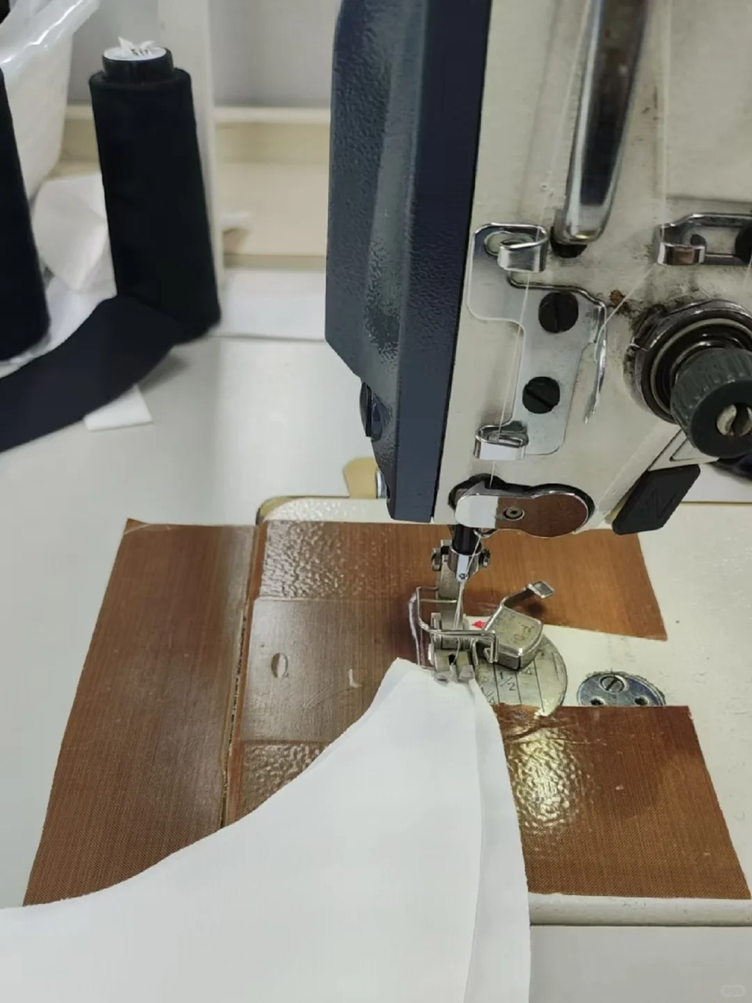 帮妈妈和一群大型帽子厂退休阿姨接缝纫单