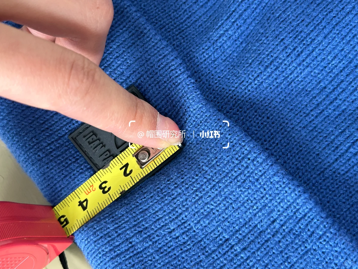 工厂出货实拍｜25年专业帽围手套工厂?