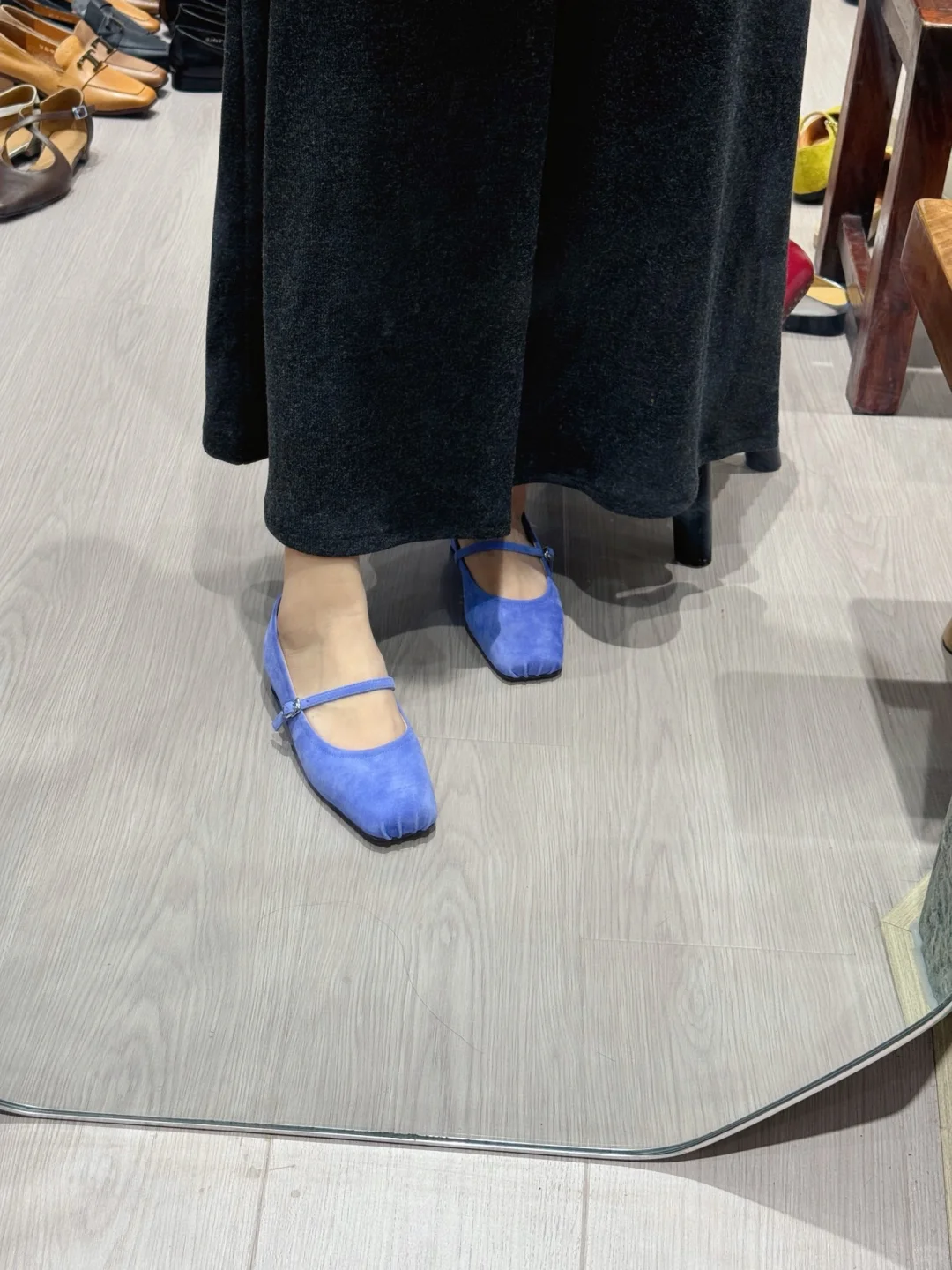 今天被一整层鞋美到了！！！超多批发鞋店～