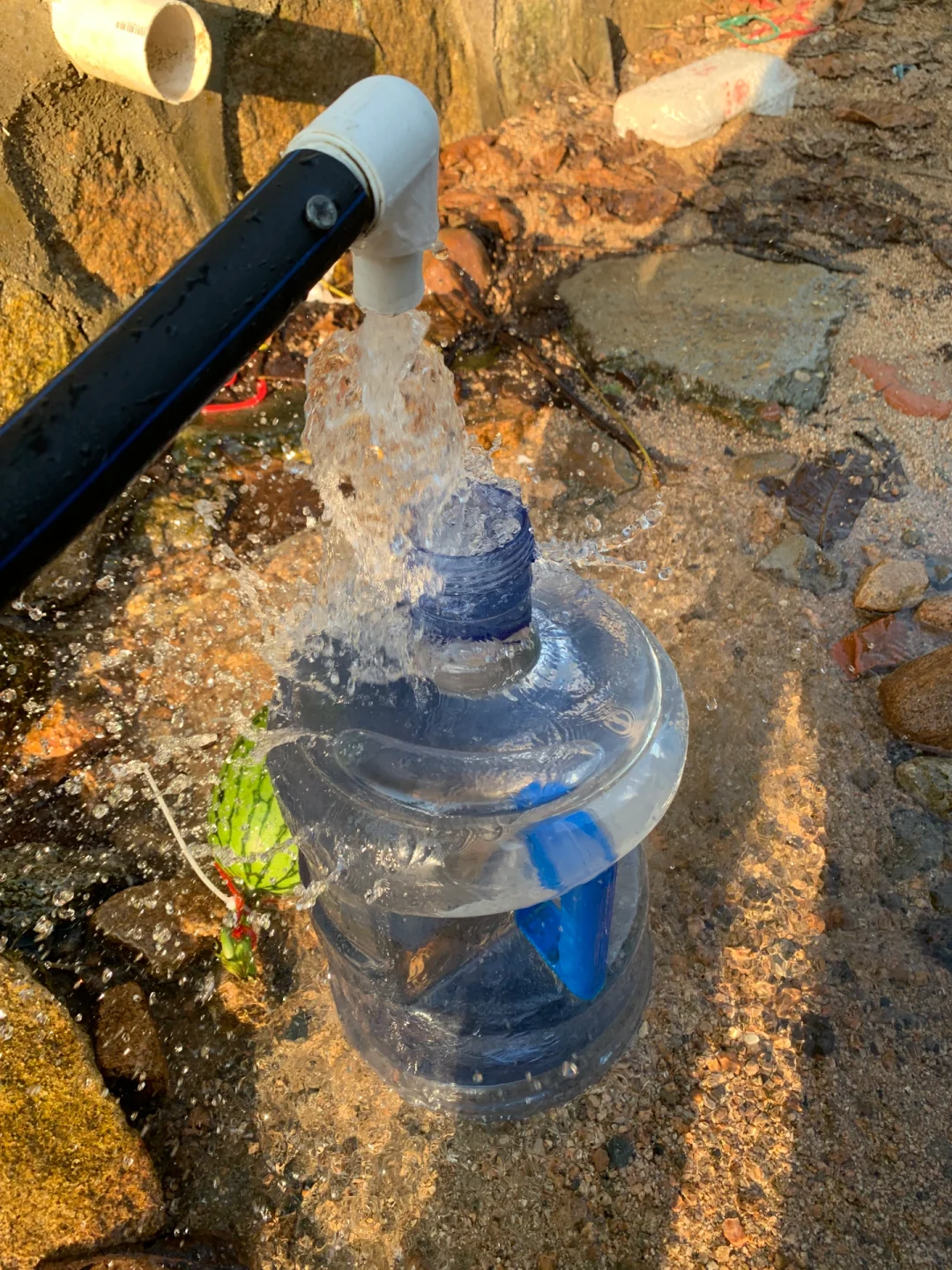 去郊区，一定要打甘甜的天然山泉水?回来