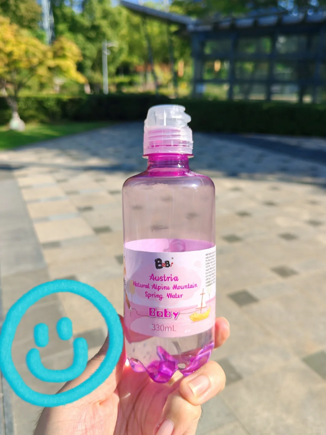 露思同款矿泉水耶