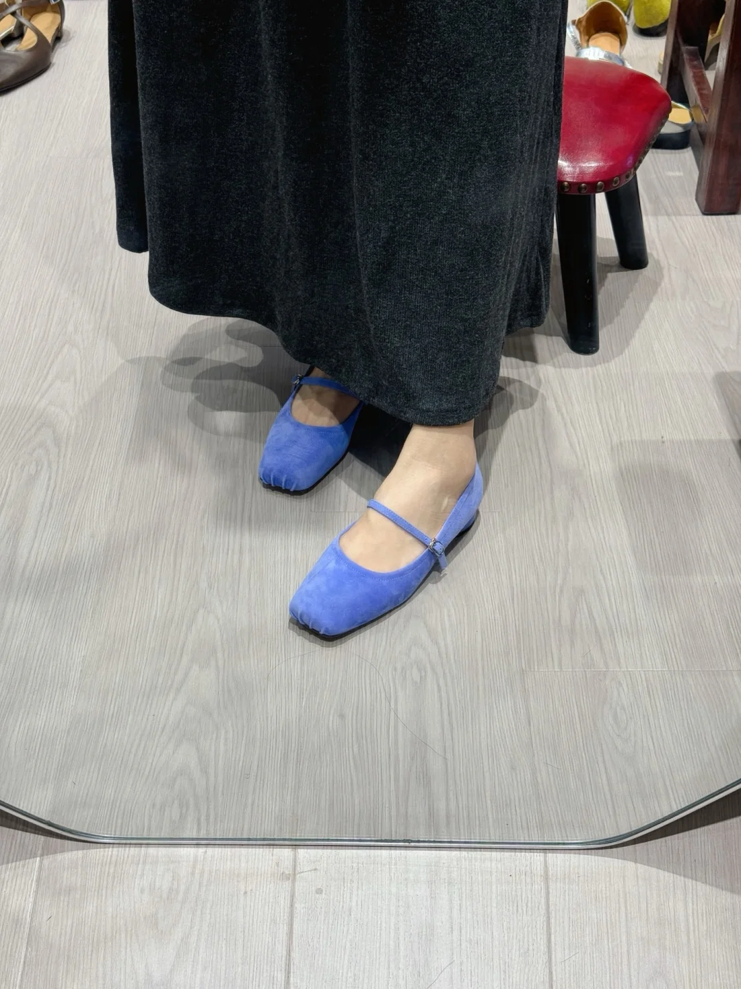 今天被一整层鞋美到了！！！超多批发鞋店～