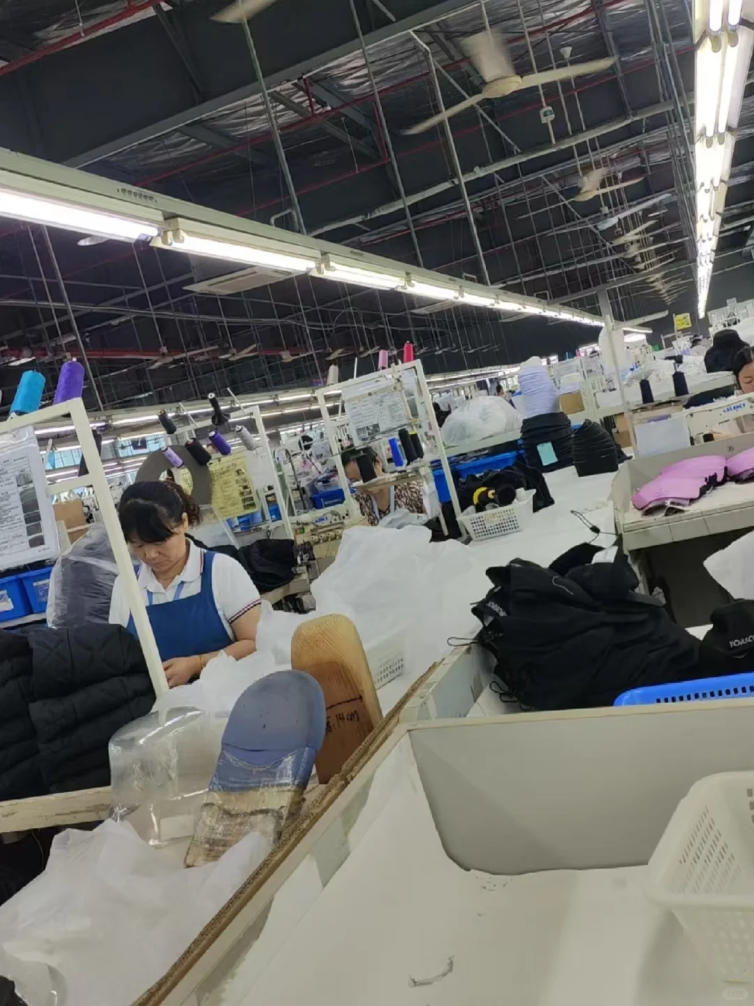 帮妈妈和一群大型帽子厂退休阿姨接缝纫单