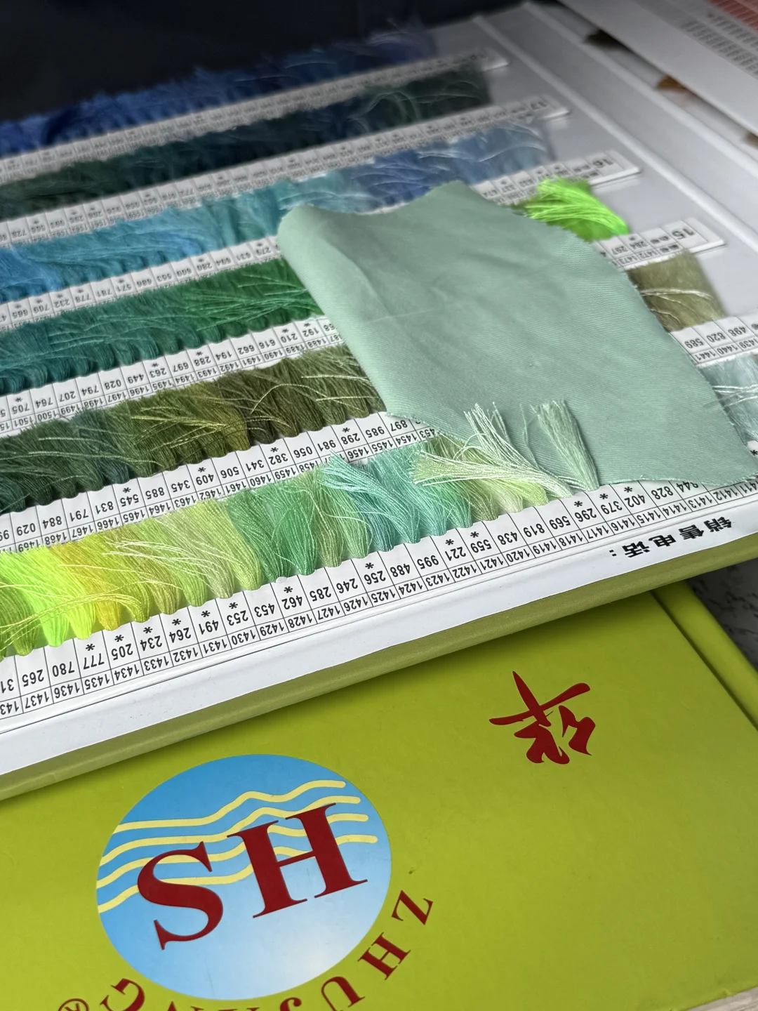 帽子厂二代“破圈”！跳过中间商?