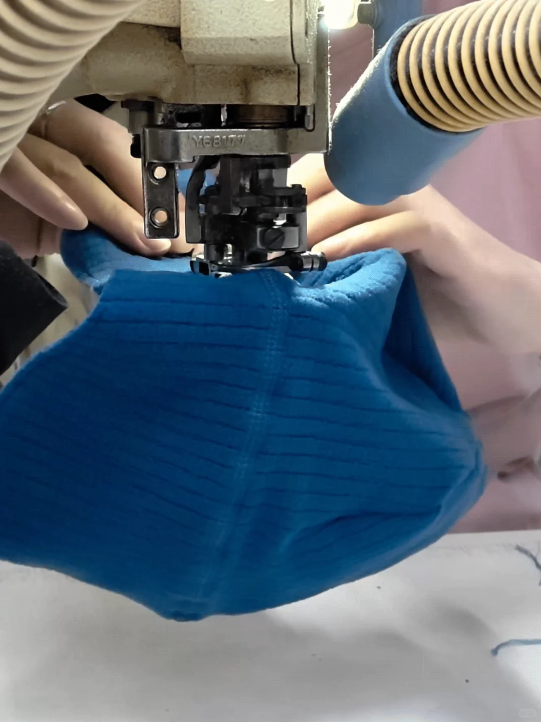 凌晨三点的打版室✂️｜设计师边哭边改稿