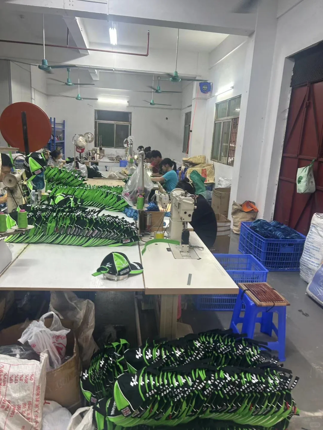 一家在用心做帽子的帽子源头工厂！！