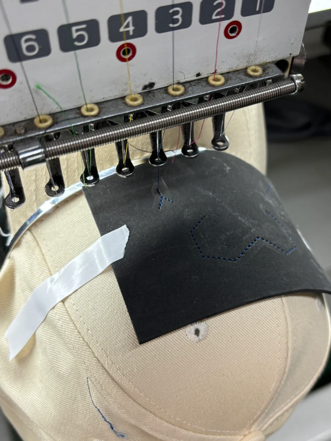 论一顶立体刺绣的帽子是如何诞生的?