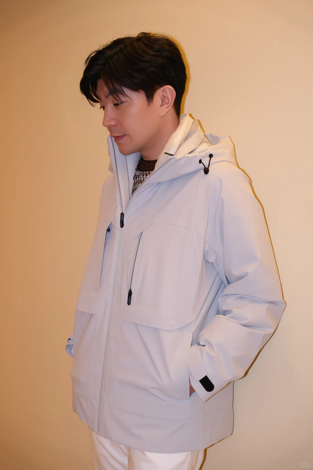 喜欢上他是因为他今天的穿搭