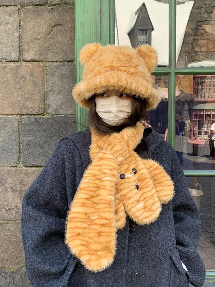 厂家生产加工各种冬款毛绒帽子