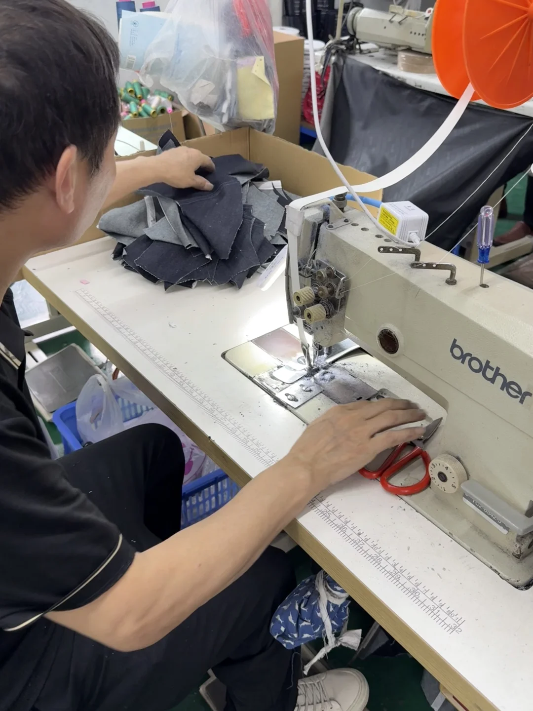 帽子厂二代“破圈”！跳过中间商?