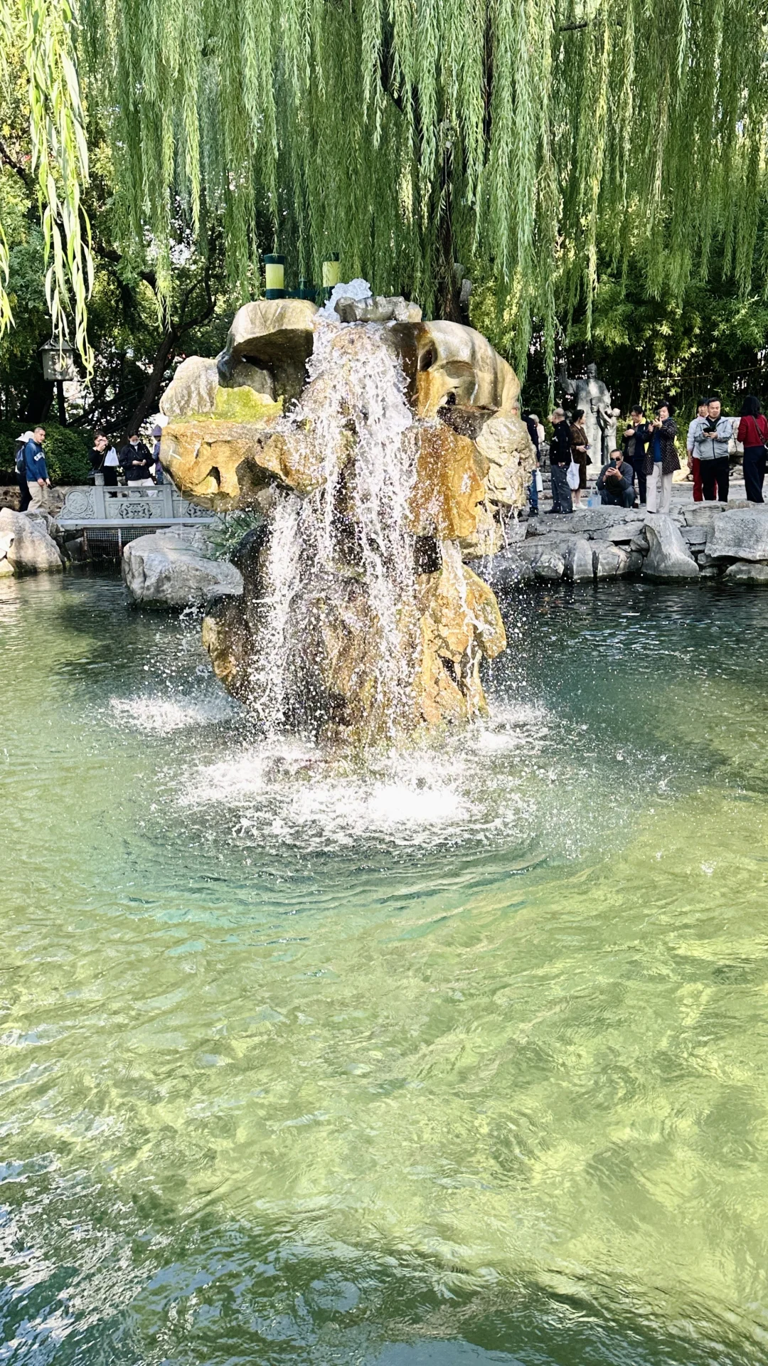 济南的泉水杀疯了！！！！！！！50年不遇
