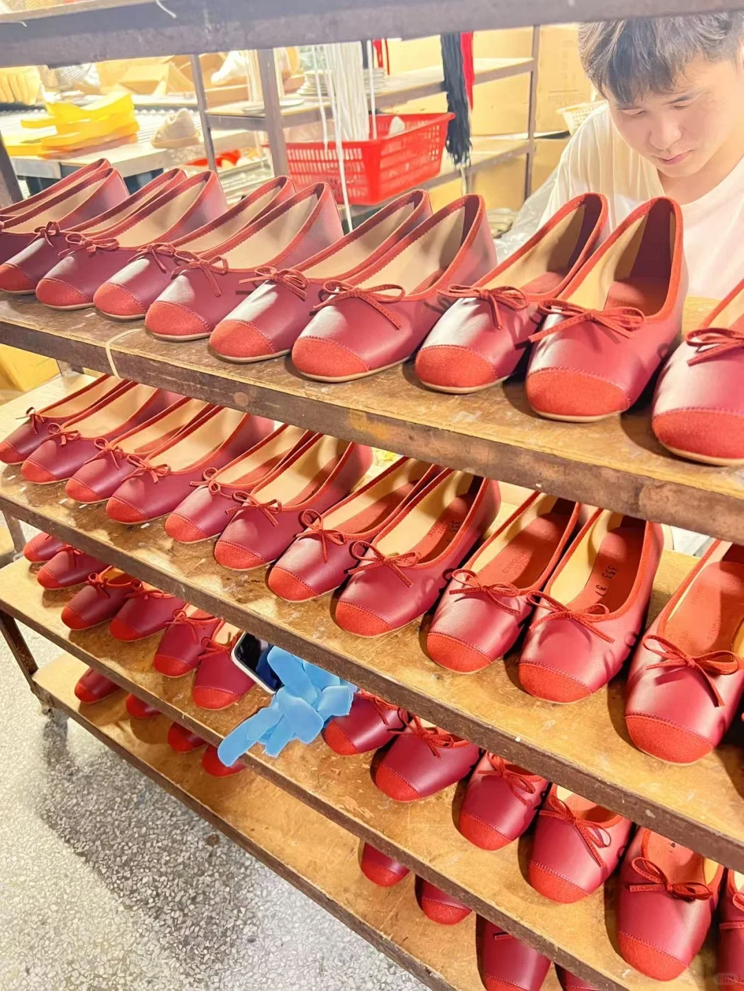 百万博主多次穿搭tui荐的小红鞋