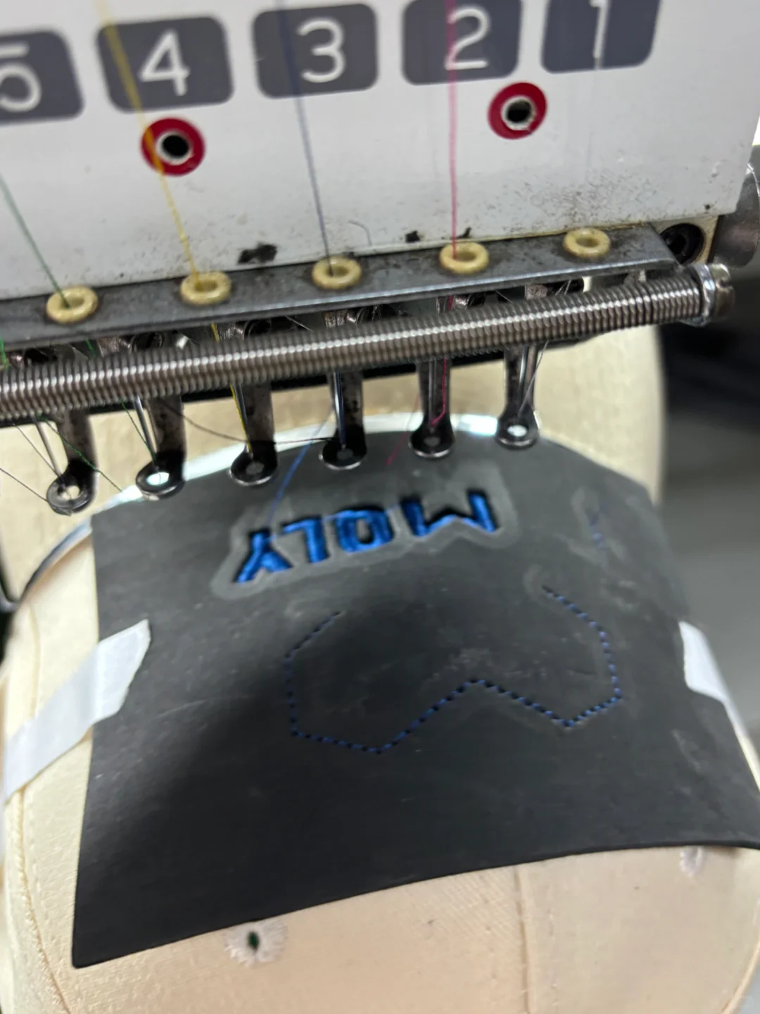 论一顶立体刺绣的帽子是如何诞生的?