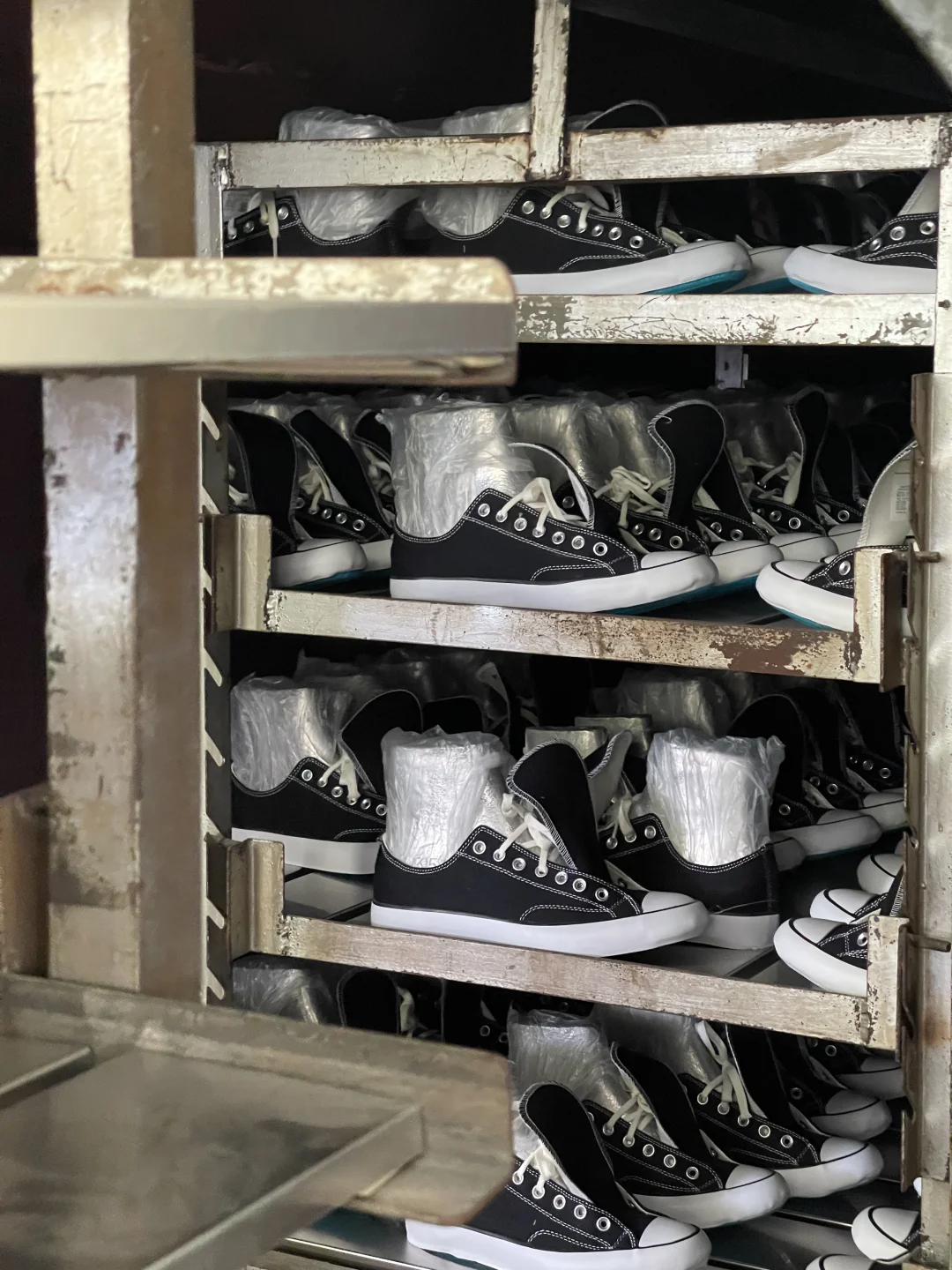 硫化工厂日常，这个季节帆布鞋需求量大了！