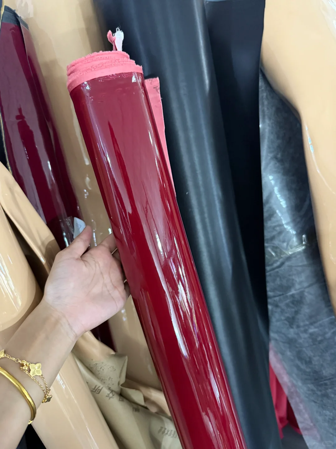 恭喜你找到一家高跟鞋供应链源头工厂了