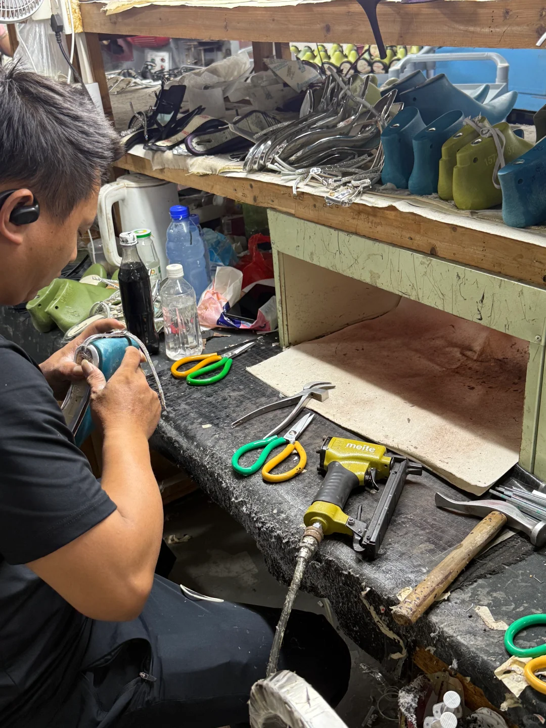 找到一家几十块就能拿的鞋子工厂