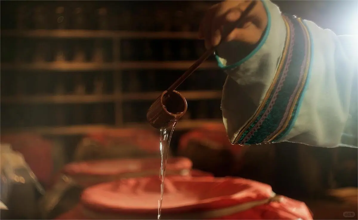 杯中岁月长,酒里乾坤深