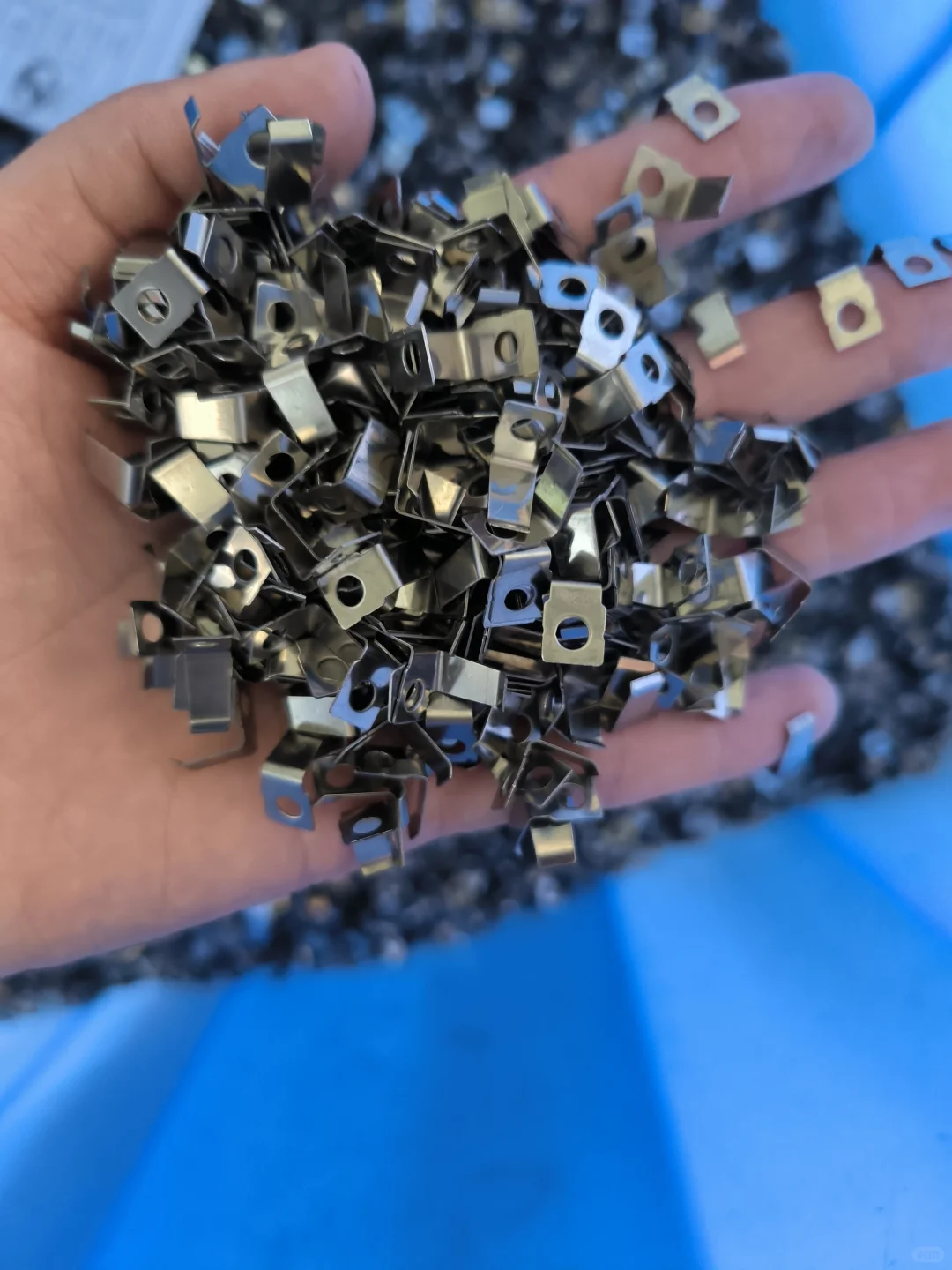 百分之九十的工厂应该都深陷其中