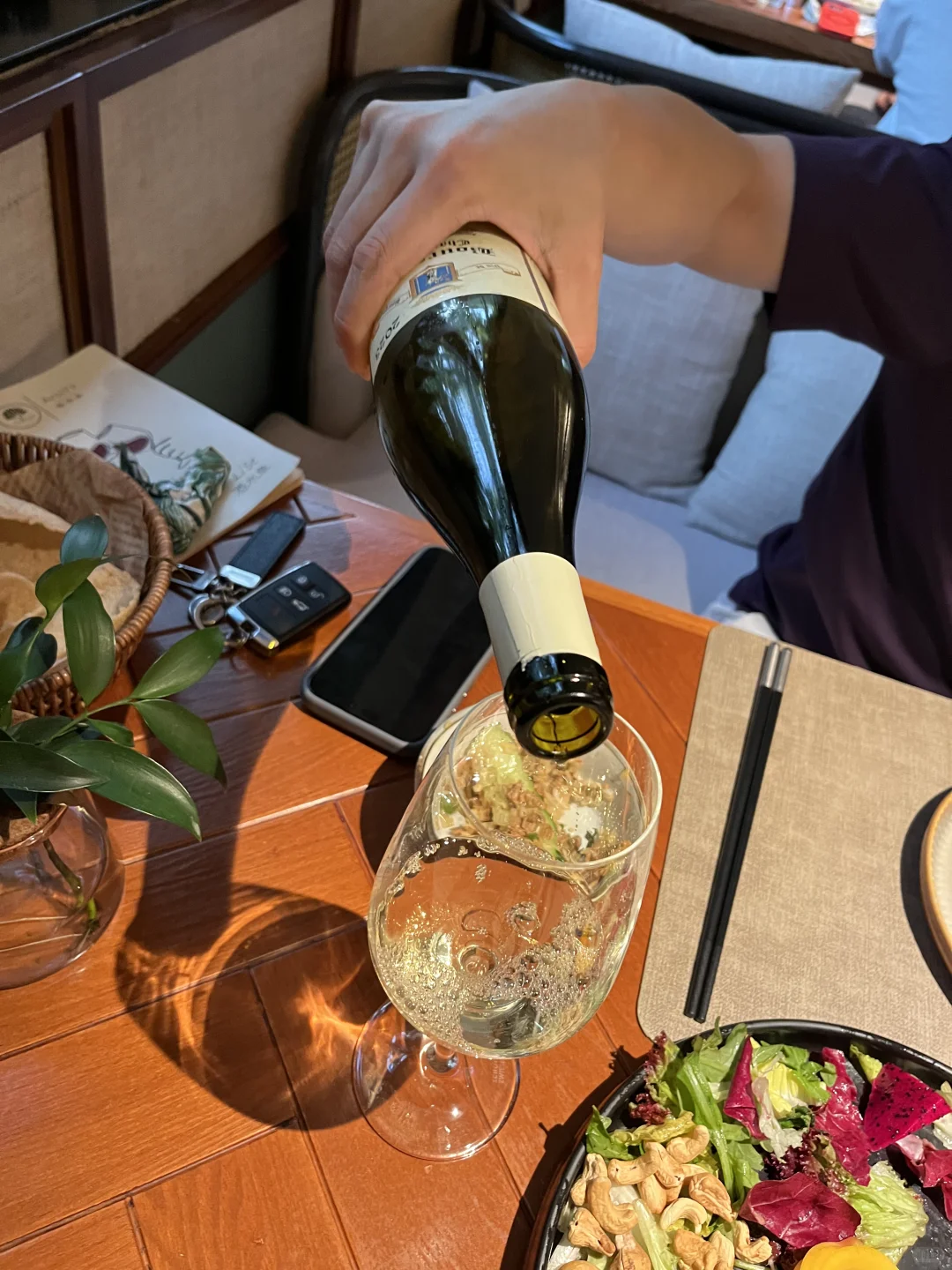 95后卖葡萄酒创业的一天?