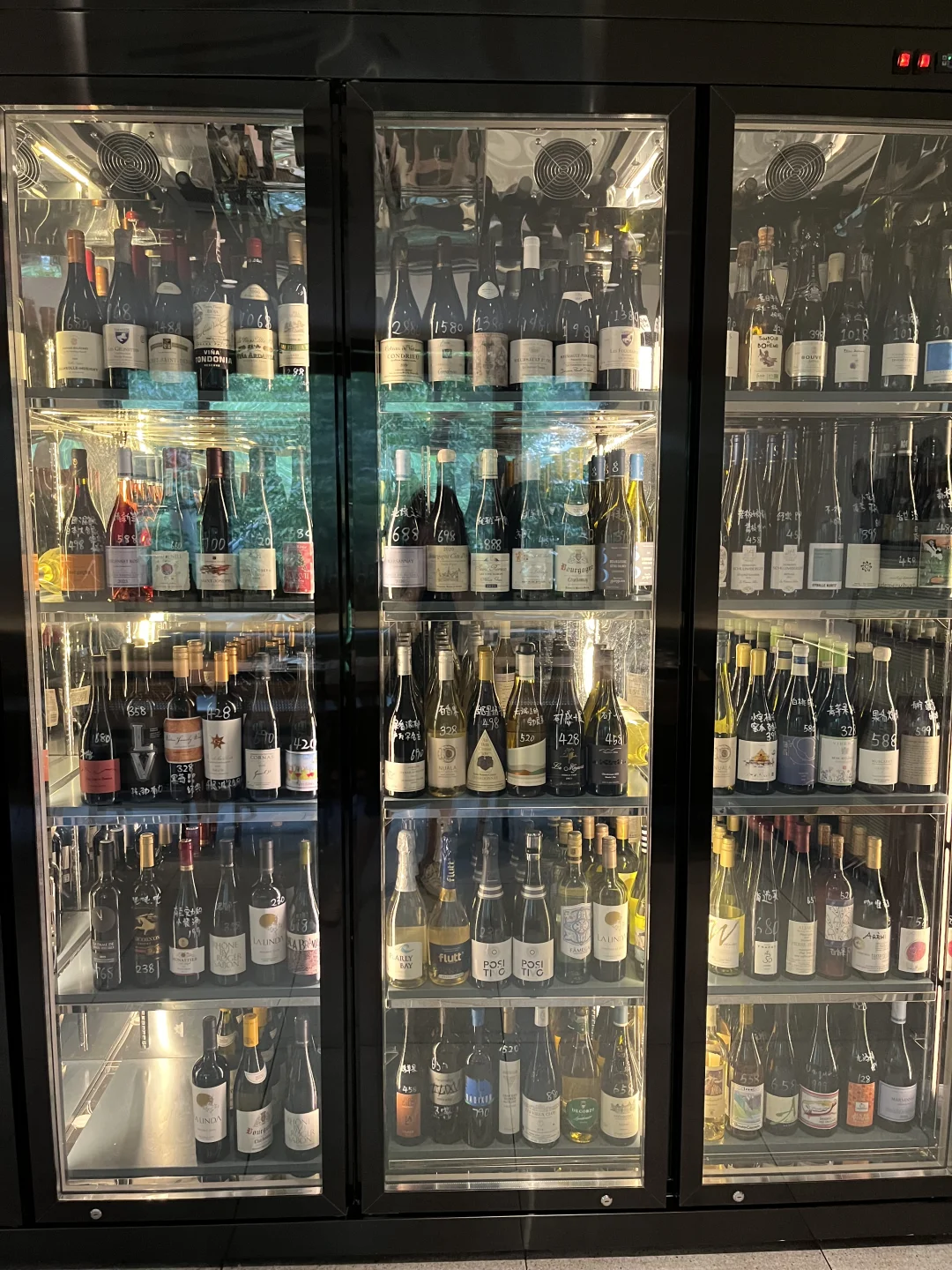 95后卖葡萄酒创业的一天?