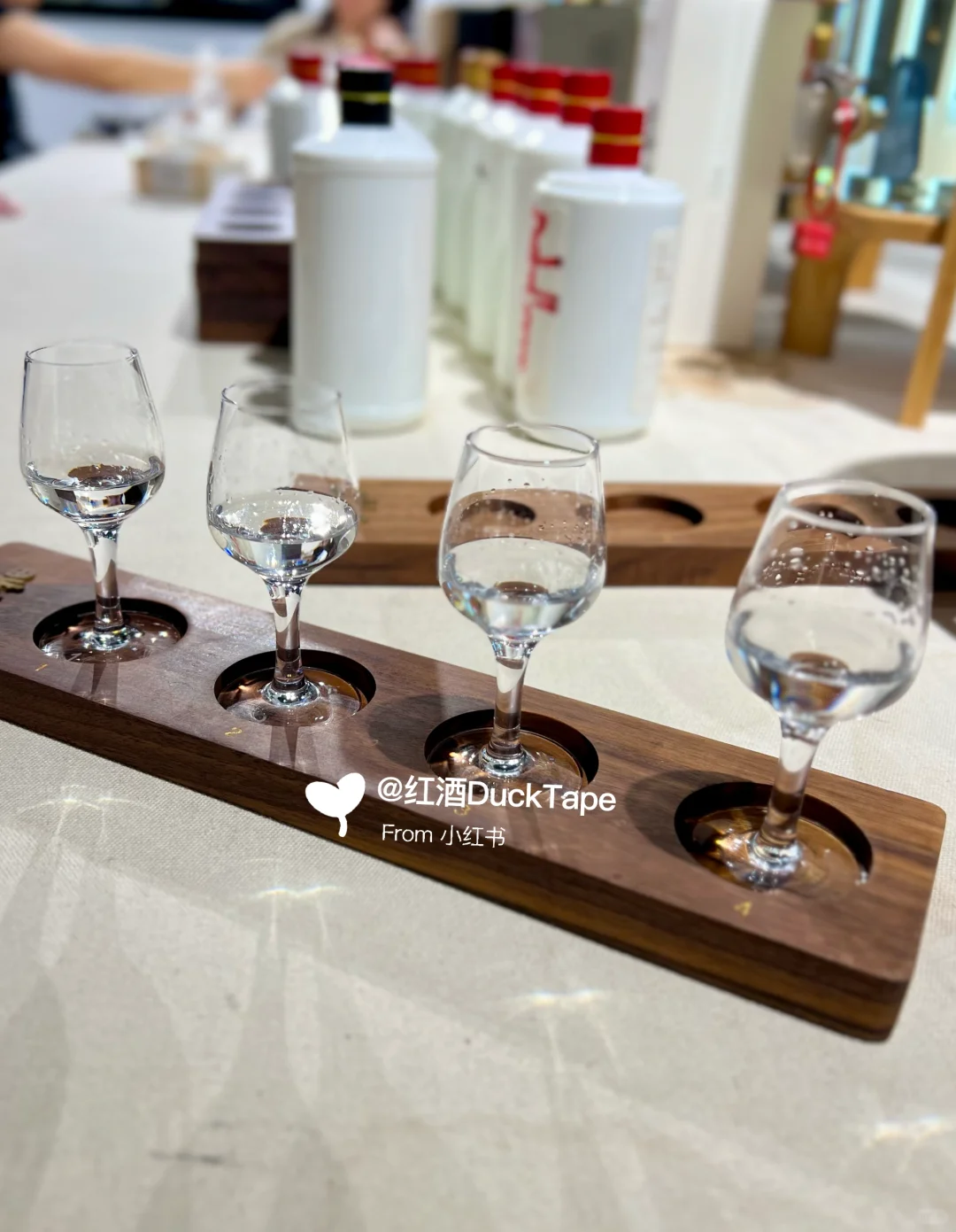 夜探茅台镇：深度体验酱香工艺