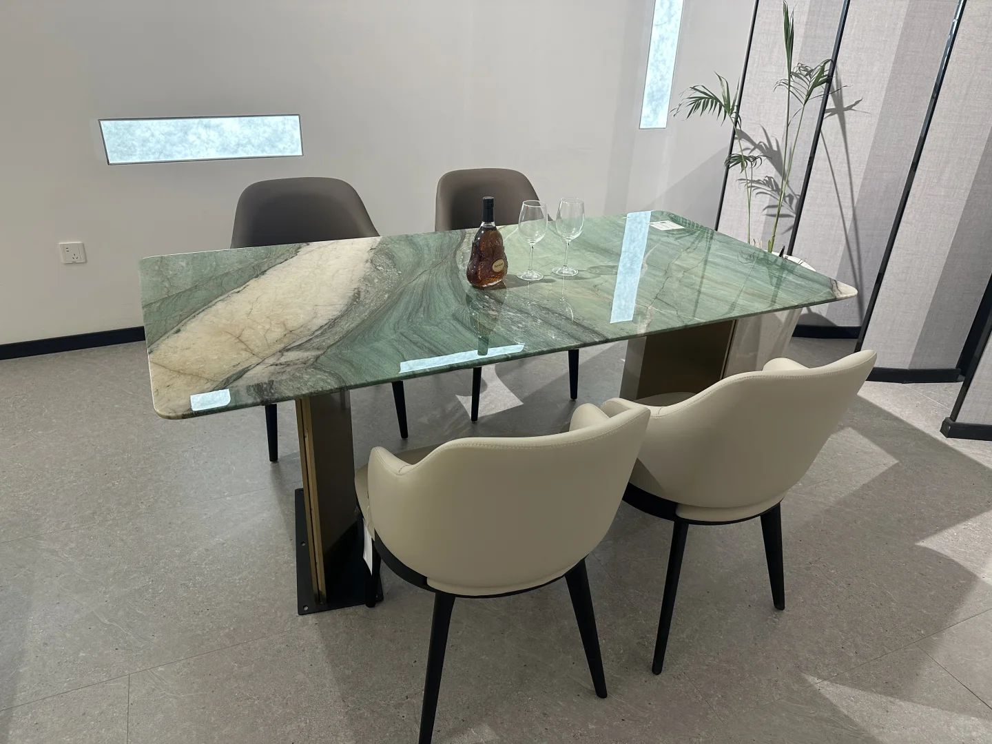 上海家具工厂?双11逛青浦10000平家具厂家