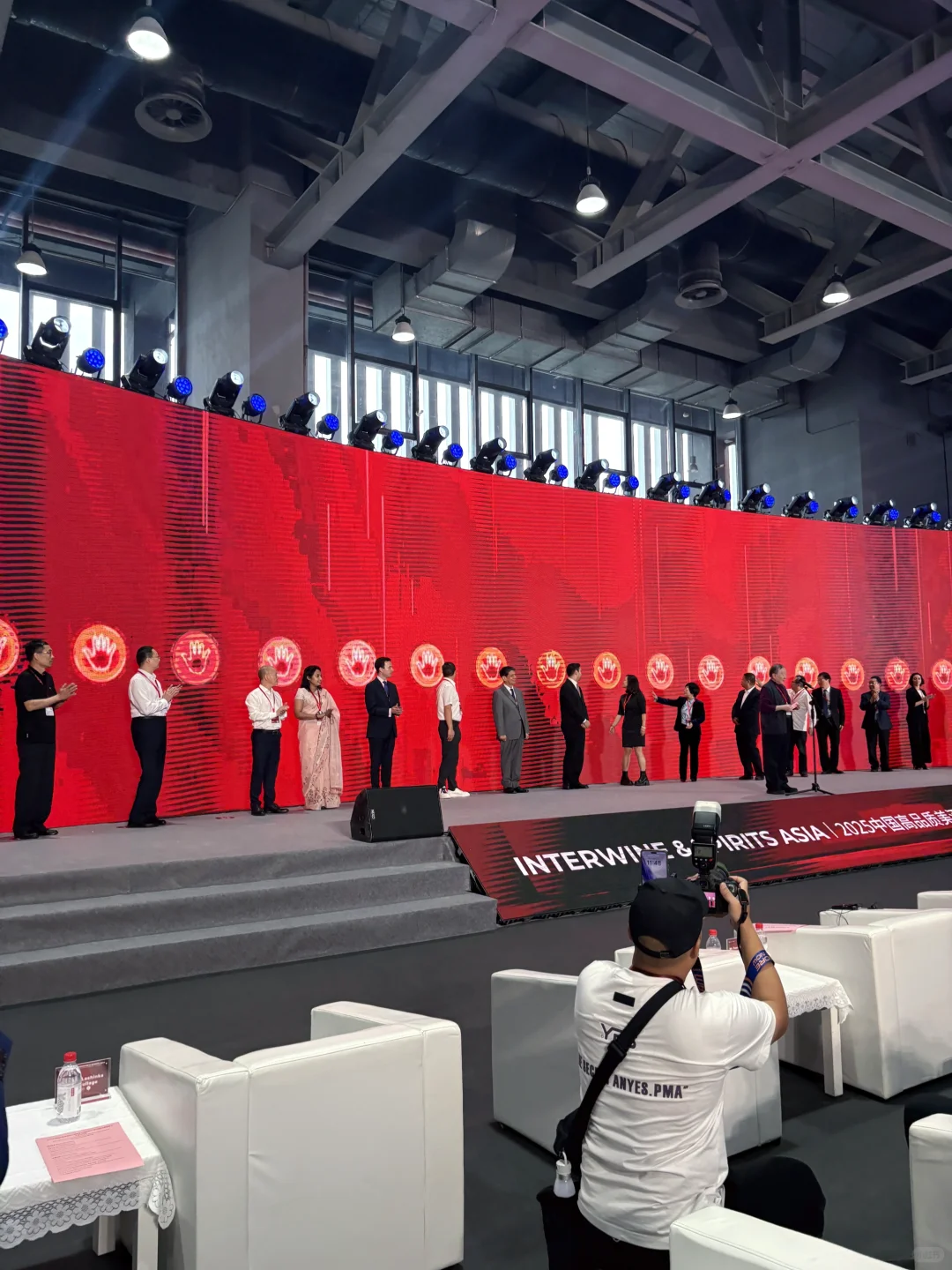 开展第一天被震撼到！? 白酒红酒同狂喜