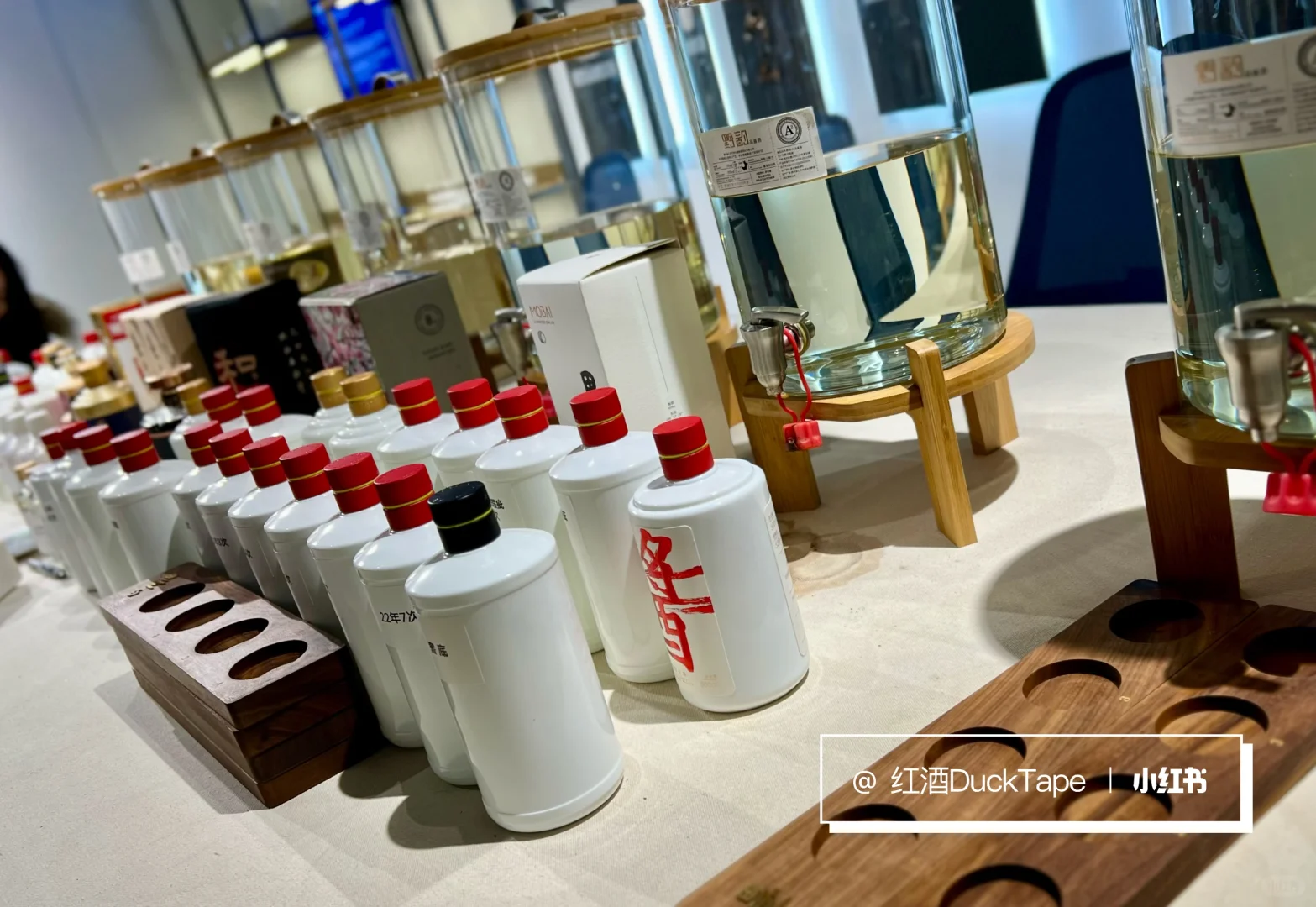 夜探茅台镇：深度体验酱香工艺