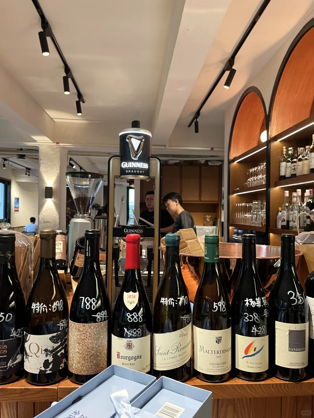 95后卖葡萄酒创业的一天?