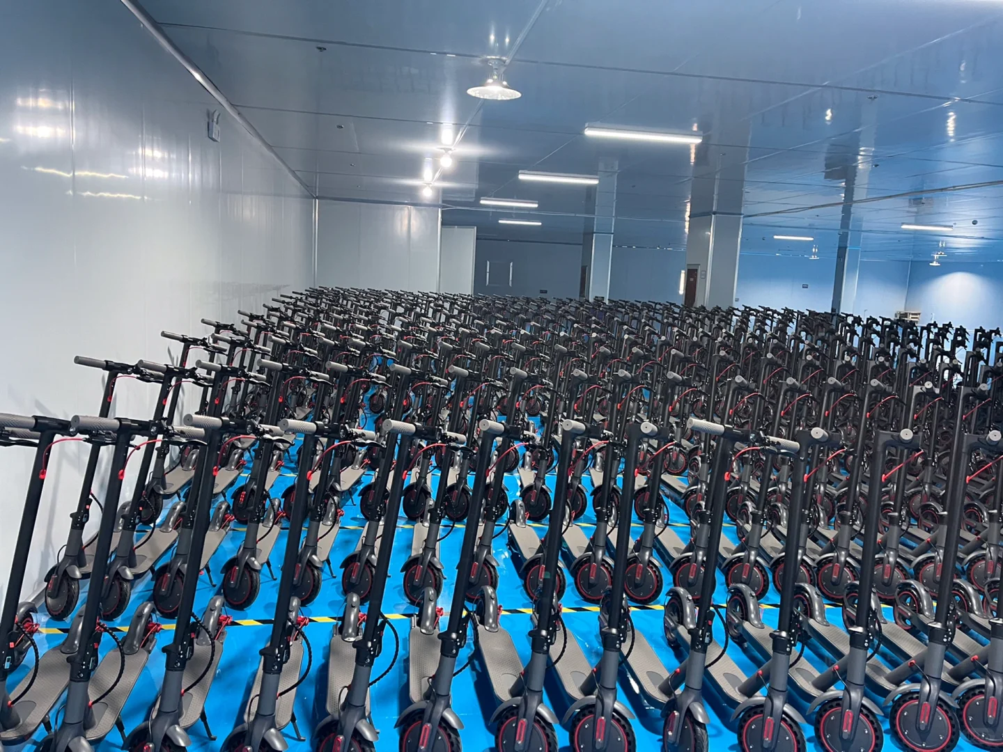 我哥让我发网上卖，笑死，卖给谁呀?