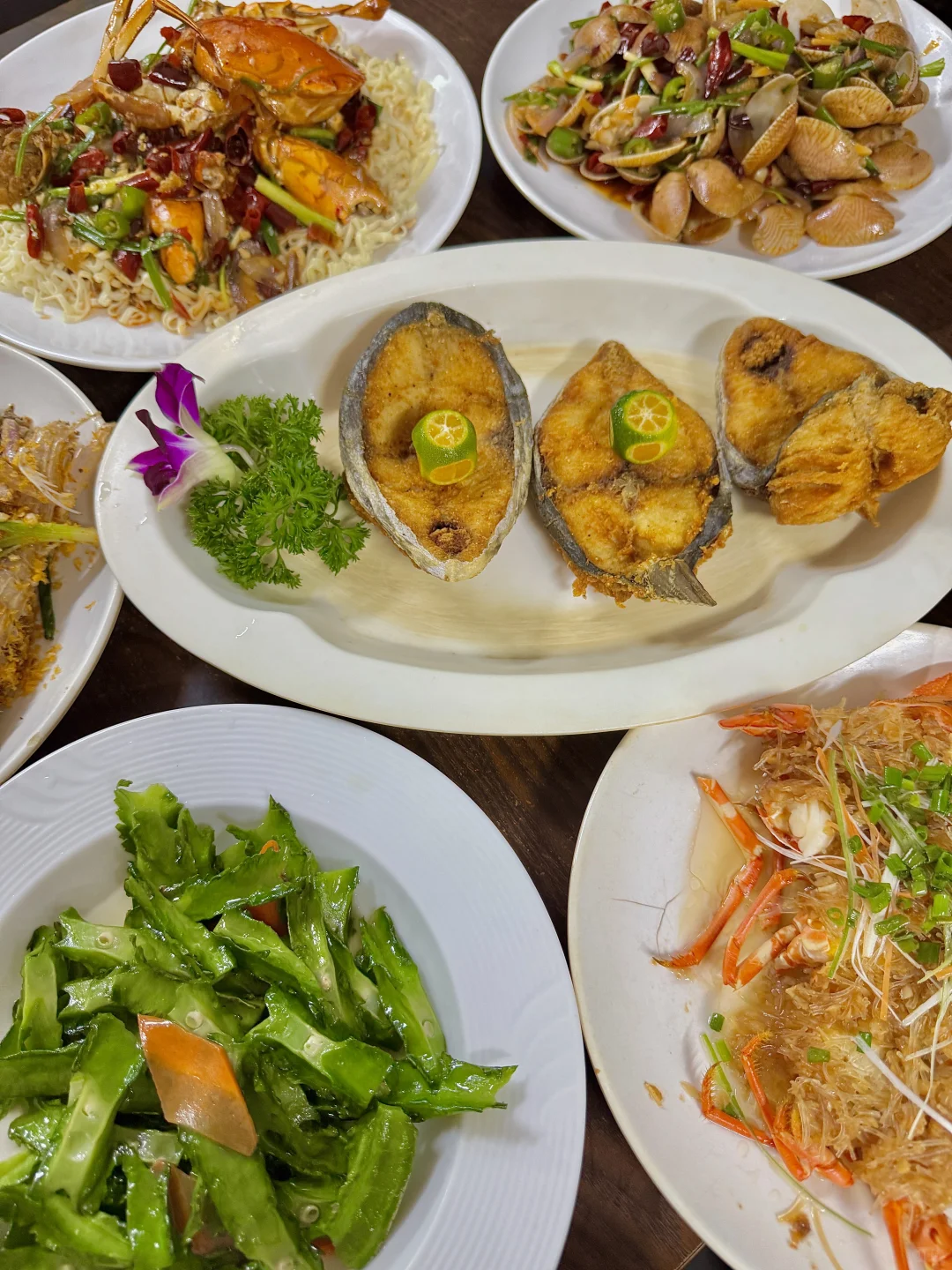 三亚一市场！终于找到坠好吃的海鲜店?