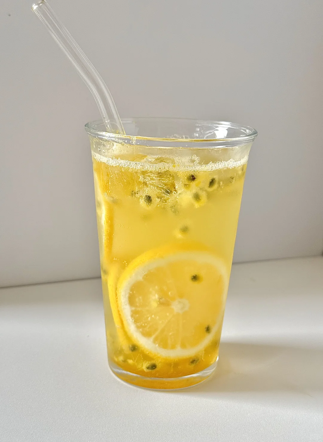 夏日美白水：柠檬百香果气泡水！